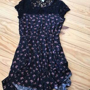 Forever 21 dress w lace back!